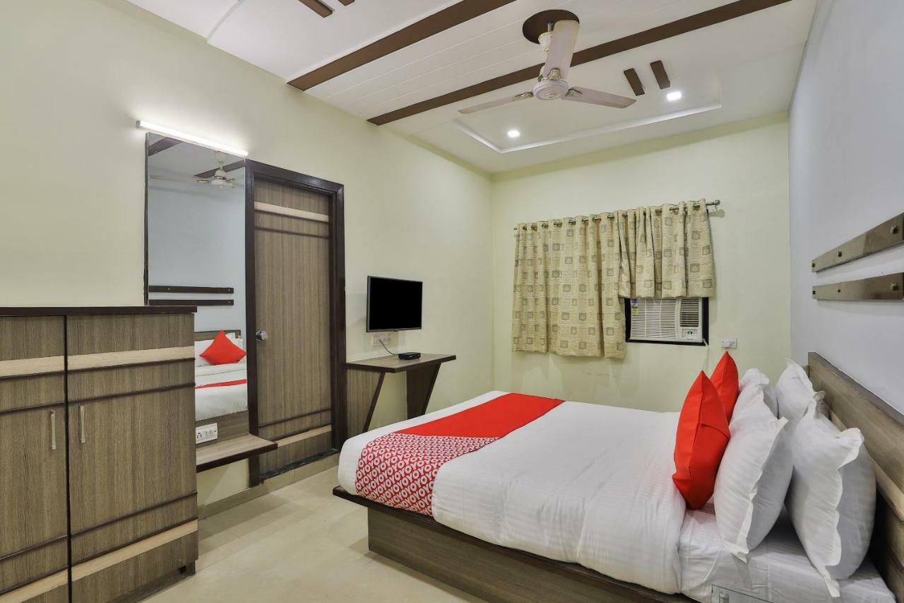 Oyo Flagship 19003 Hotel Rudra Mahal Ahmedabad Exterior photo